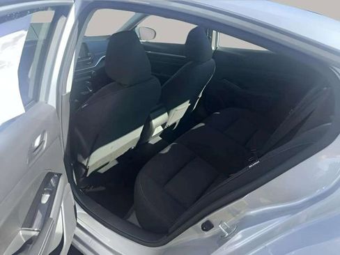 Used 2023 Nissan Altima 2.5 SV image 16