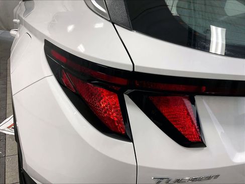 Used 2023 Hyundai Tucson SE image 33