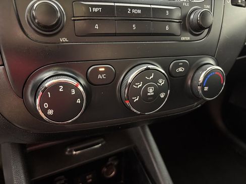 Used 2016 Kia Forte LX FWD image 31