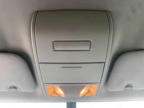 Used 2018 Dodge Grand Caravan SE w/ UConnect Hands-Free Group image 23