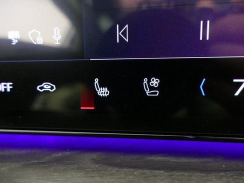 Certified 2025 Audi Q5 2.0T Premium Plus w/ Premium Plus image 21