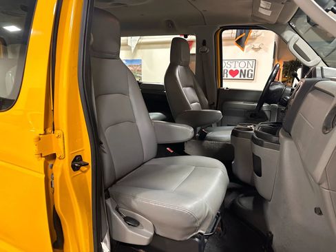 Used 2009 Ford E-150 and Econoline 150 Wagon image 32