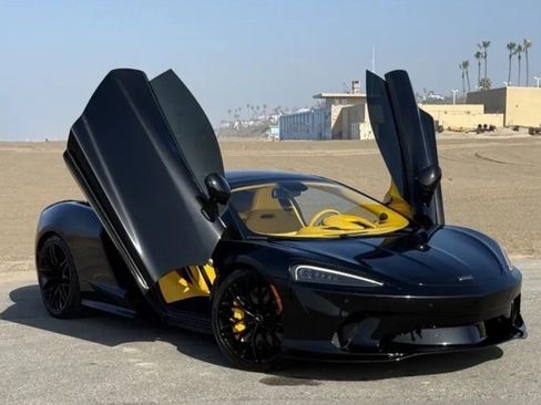 Used 2022 McLaren GT image 5