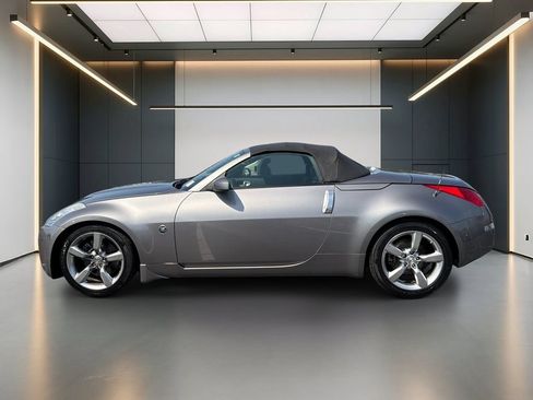Used 2008 Nissan 350Z Enthusiast RWD image 2