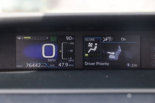 Used 2019 Toyota Prius XLE FWD image 31