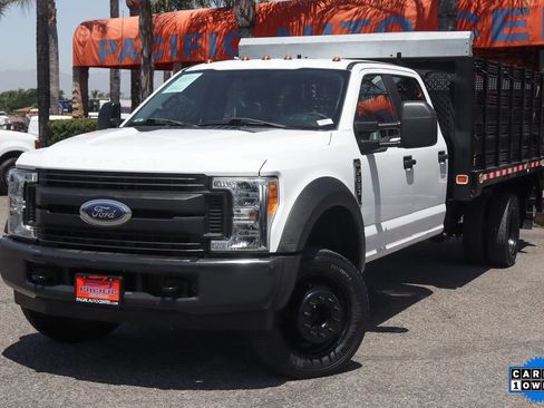 Used 2017 Ford F550 2WD Crew Cab Super Duty image 4