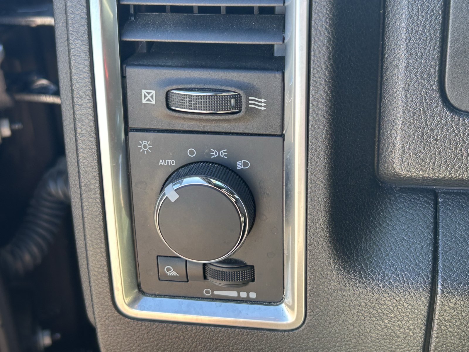 Used 2022 RAM 1500 Warlock w/ Electronics Group RWD image 16