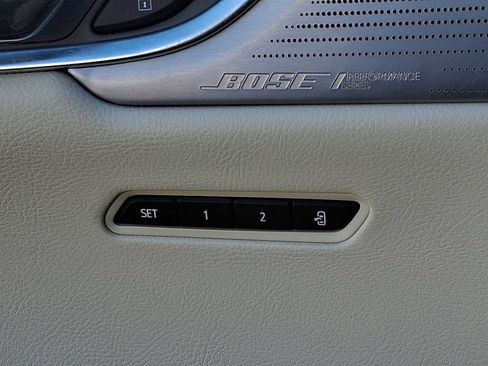 Used 2025 Cadillac XT6 Premium Luxury image 26