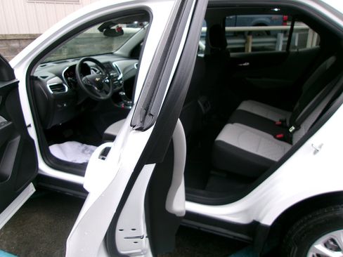 Used 2021 Chevrolet Equinox LS w/ LS Convenience Package AWD/4WD image 15