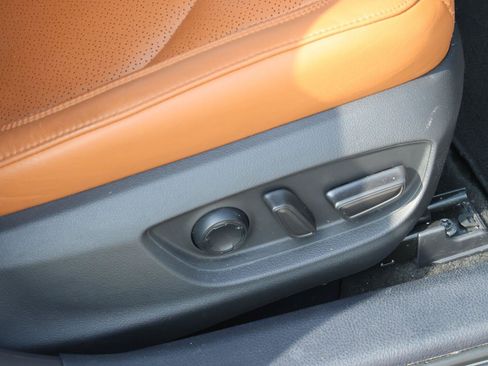 Used 2022 Toyota Avalon Limited w/ Advanced Safety Package FWD image 21