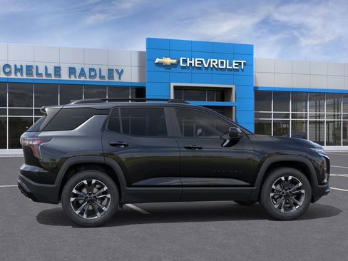 New 2026 Chevrolet Equinox RS w/ Convenience Package III FWD image 5