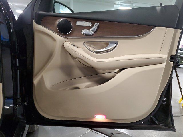 Used 2021 Mercedes-Benz GLC 300 4MATIC image 34