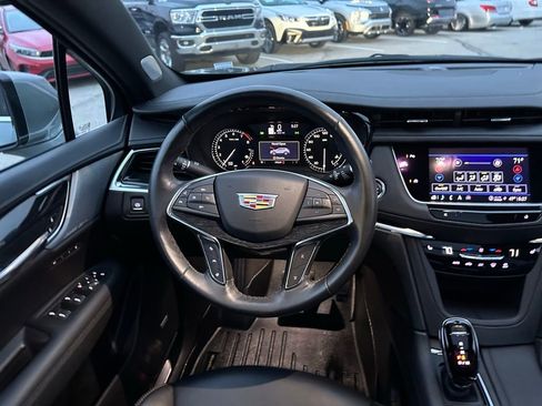 Used 2023 Cadillac XT5 Premium Luxury image 18