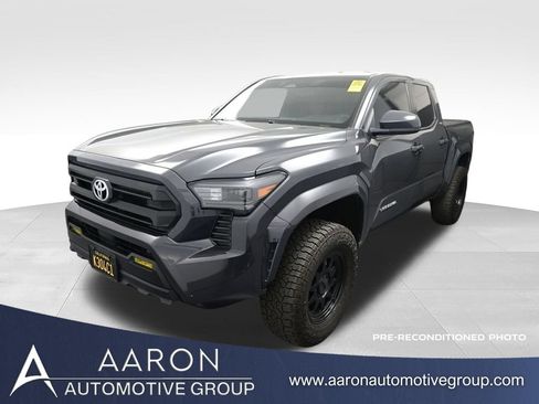Used 2025 Toyota Tacoma SR5 AWD/4WD image 1