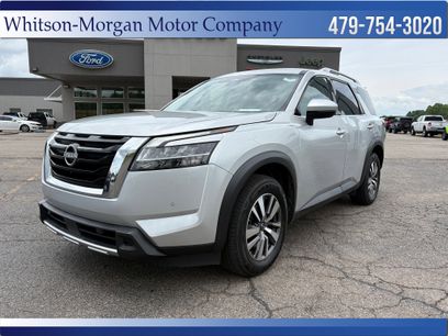 Used 2023 Nissan Pathfinder SL