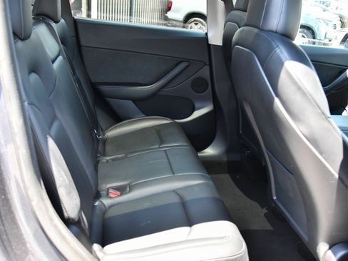 Used 2022 Tesla Model Y Performance AWD/4WD image 38