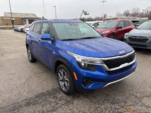 Certified 2023 Kia Seltos EX image 3