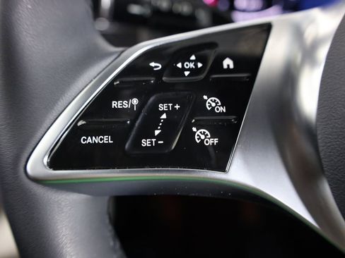 Used 2026 Mercedes-Benz GLC 300 4MATIC image 26