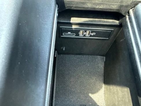 Used 2018 Mercedes-Benz GLC 300 4MATIC image 29