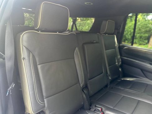 Used 2024 Chevrolet Suburban Premier AWD/4WD image 29