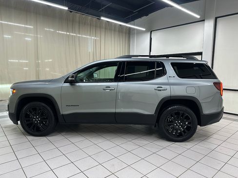 Used 2023 GMC Acadia SLE w/ Driver Convenience Package FWD image 11