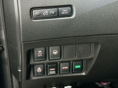 Used 2022 Nissan Rogue Sport SL w/ Premium Package image 17