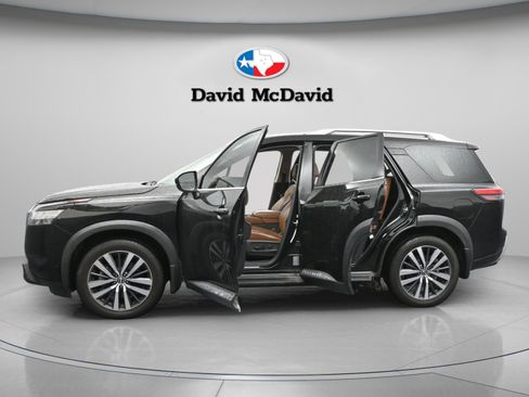 Used 2022 Nissan Pathfinder Platinum w/ Cargo Package FWD image 43
