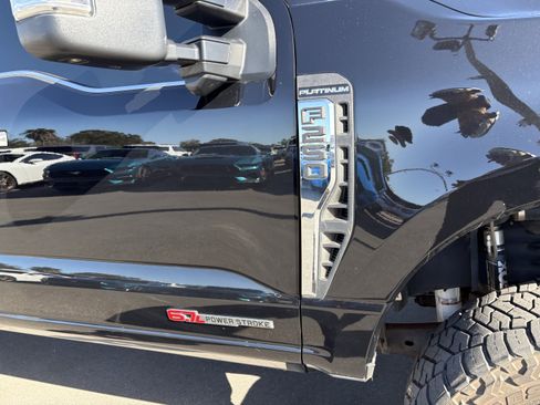 Used 2024 Ford F250 Platinum image 10