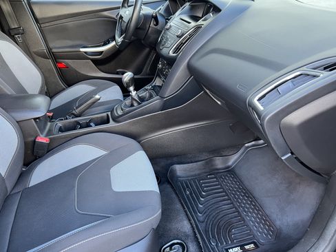Used 2017 Ford Focus ST FWD image 23