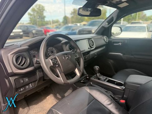 Used 2023 Toyota Tacoma TRD Off-Road w/ TRD Premium Off Road Package AWD/4WD image 12