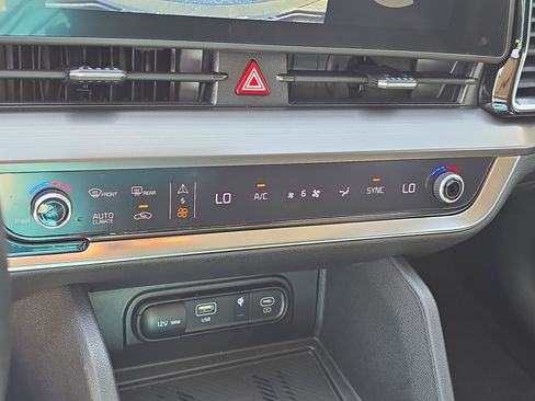 Certified 2023 Kia Sportage EX FWD image 24