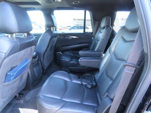 Used 2020 Cadillac Escalade Platinum AWD/4WD image 11