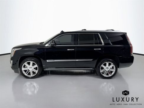 Used 2018 Cadillac Escalade Premium Luxury image 9