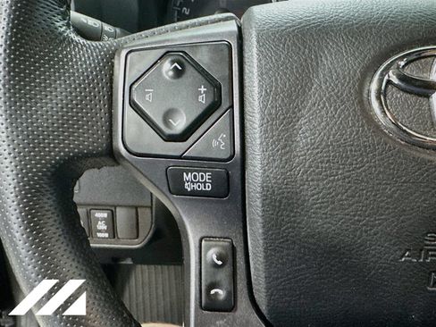Used 2022 Toyota Tacoma TRD Off-Road w/ Technology Package AWD/4WD image 12