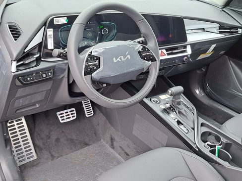 New 2025 Kia Niro EX Touring image 7