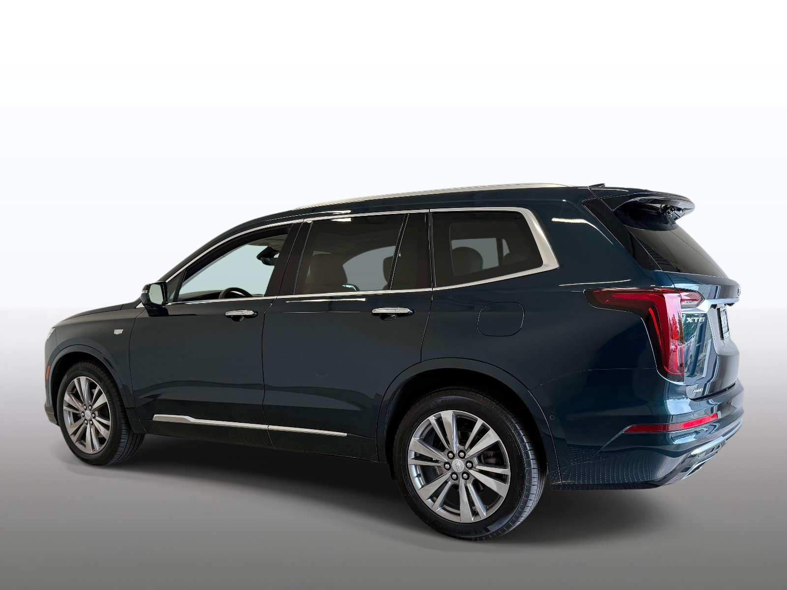 Used 2024 Cadillac XT6 Premium Luxury w/ Technology Package AWD/4WD image 12