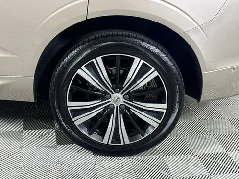 Used 2023 Volvo XC60 B5 Plus w/ Protection Package Premier FWD image 12