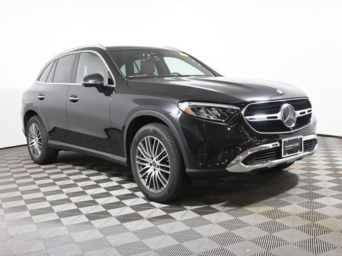 Used 2026 Mercedes-Benz GLC 300 4MATIC image 9