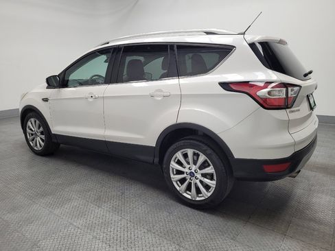 Used 2017 Ford Escape Titanium image 3