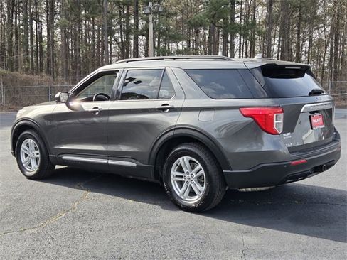 Used 2020 Ford Explorer XLT w/ Class III Trailer Tow Package image 3