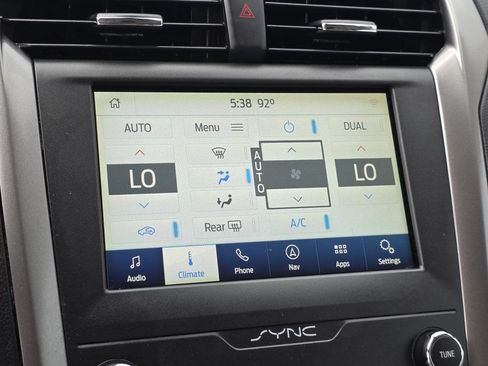 Used 2020 Ford Fusion SE FWD image 14