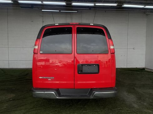Used 2015 Chevrolet Express 3500 LS w/ Chrome Appearance Package image 4