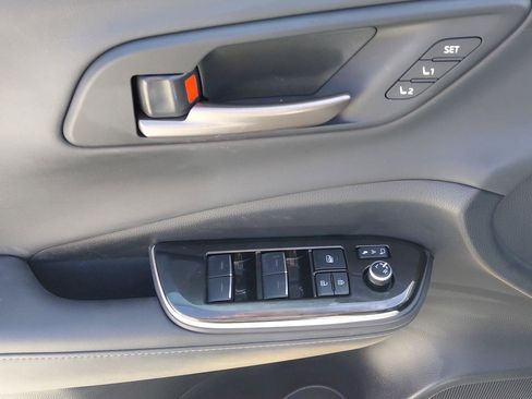 Used 2024 Toyota Crown Limited image 24