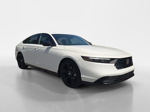Used 2025 Honda Accord Sport image 8