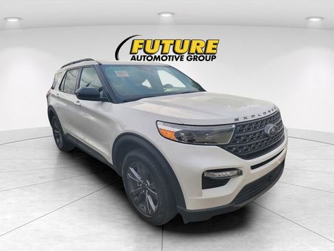 Used 2022 Ford Explorer XLT w/ Equipment Group 202A AWD/4WD image 1