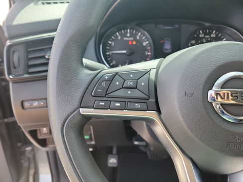 Used 2018 Nissan Rogue Sport SV FWD image 24