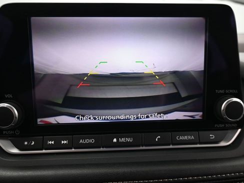 Used 2023 Nissan Rogue S image 21