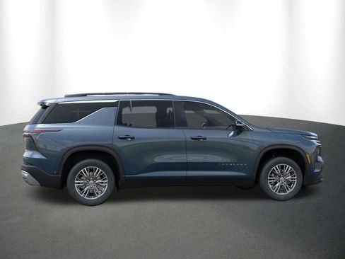 New 2026 Chevrolet Traverse LT w/ Driver Confidence Package FWD image 6