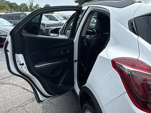 Used 2020 Buick Encore Preferred FWD image 25