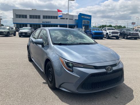 Used 2021 Toyota Corolla LE FWD image 1